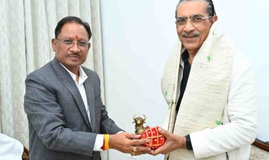 *CM विष्णु देव साय* से सौजन्य मुलाकात कर *सुप्रसिद्ध* फिल्म निर्माता एवं निर्देशक *प्रकाश झा* बोले *छत्तीसगढ़* हमारी *फिल्मों की शूटिंग के लिए पसंदीदा डेस्टिनेशन* के रूप में विकसित किया जा सकता है